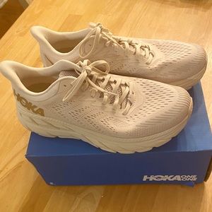 Hoka One One Women’s Clifton 7 Almond Milk/ Bronze